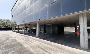 Excelente Oficina en alquiler sobre Uruguay al 2500 de 123 m2 .