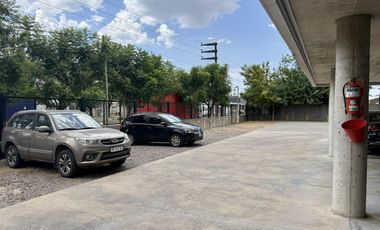 Excelente Oficina en alquiler sobre Uruguay al 2500 de 123 m2 .