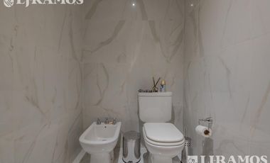 4 DORMITORIOS y ESCRITORIO. LOTE INTERNO.