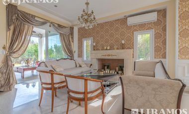 4 DORMITORIOS y ESCRITORIO. LOTE INTERNO.