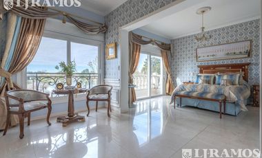 4 DORMITORIOS y ESCRITORIO. LOTE INTERNO.