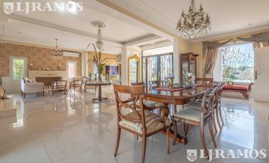 4 DORMITORIOS y ESCRITORIO. LOTE INTERNO.