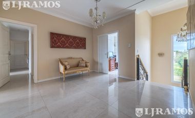 4 DORMITORIOS y ESCRITORIO. LOTE INTERNO.