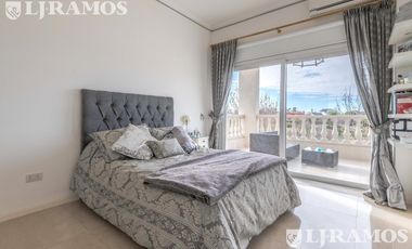 4 DORMITORIOS y ESCRITORIO. LOTE INTERNO.