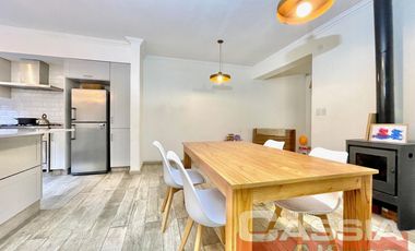 CASA 4 AMBIENTES, EXCELENTE ESTADO, FONDO Y TERRAZA, DOS PLANTAS AL FRENTE, DIGNA VISITAR