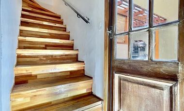 CASA 4 AMBIENTES, EXCELENTE ESTADO, FONDO Y TERRAZA, DOS PLANTAS AL FRENTE, DIGNA VISITAR