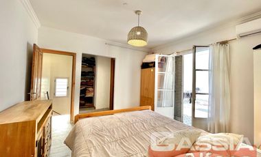 CASA 4 AMBIENTES, EXCELENTE ESTADO, FONDO Y TERRAZA, DOS PLANTAS AL FRENTE, DIGNA VISITAR