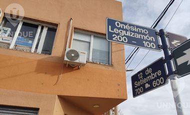 Oficina en  12 de Septiembre y Leguizamón