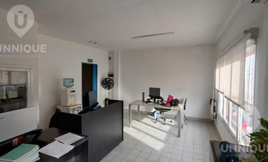 Oficina en  12 de Septiembre y Leguizamón