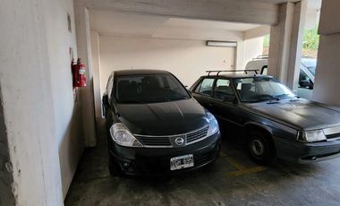 SÓLIDA Y CÓMODA COCHERA CUBIERTA EN VENTA A METROS DE AV. MAIPÚ. OLIVOS