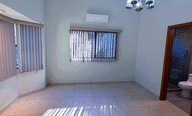 CASA EN RENTA DE UN NIVEL, COL MADERO (CACHO), TIJUANA