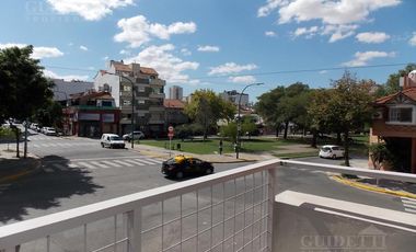 Alquiler Departamento 4 ambientes frente balcón Boulevard Pque. Saavedra