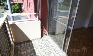 Alquiler Departamento 4 ambientes frente balcón Boulevard Pque. Saavedra