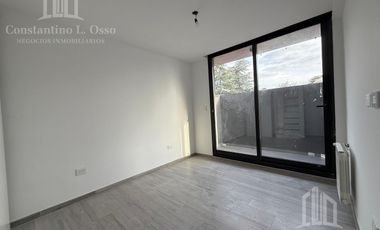 Casa duplex en condominio cerrado - Adrogué
