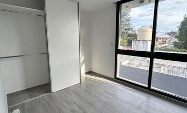 Casa duplex en condominio cerrado - Adrogué