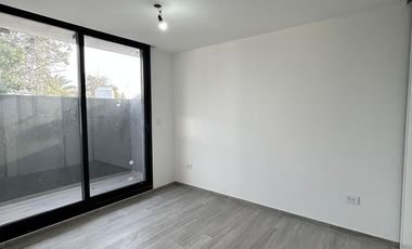 Casa duplex en condominio cerrado - Adrogué