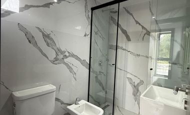 Casa duplex en condominio cerrado - Adrogué