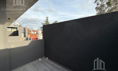 Casa duplex en condominio cerrado - Adrogué