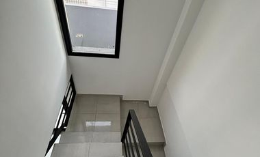 Casa duplex en condominio cerrado - Adrogué