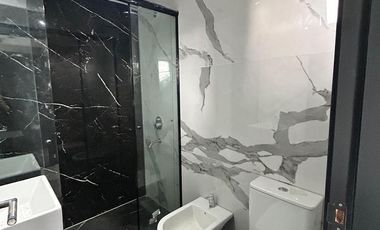 Casa duplex en condominio cerrado - Adrogué