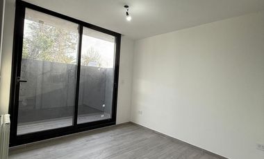 Casa duplex en condominio cerrado - Adrogué