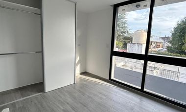 Casa duplex en condominio cerrado - Adrogué