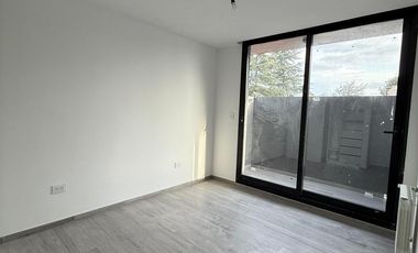 Casa duplex en condominio cerrado - Adrogué