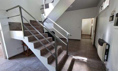 Venta - Casa - Barrio Los Pinos - Exaltación de la Cruz