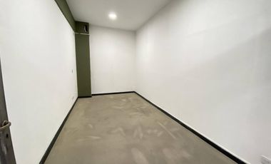 CIUFFOLI: Galería La Comedia. Planta alta. Frente vidriado