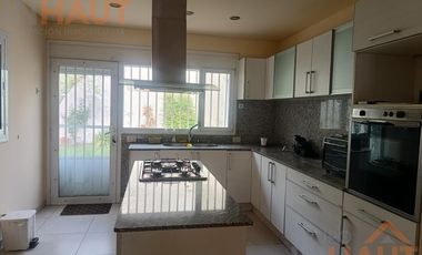 Venta de Casa de 2 habitaciones área centro