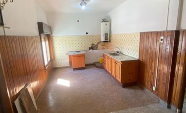 casa para dos familias en dos plantas   sin expensas en Lanús Oeste