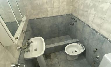 casa para dos familias en dos plantas   sin expensas en Lanús Oeste