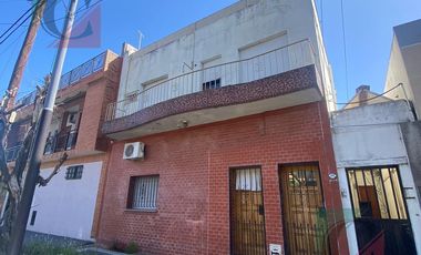 casa para dos familias en dos plantas   sin expensas en Lanús Oeste