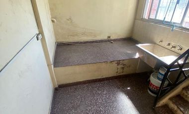 casa para dos familias en dos plantas   sin expensas en Lanús Oeste
