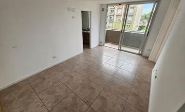 DEPARTAMENTO EN ALQUILER EN MORON SUR - CON COCHERA