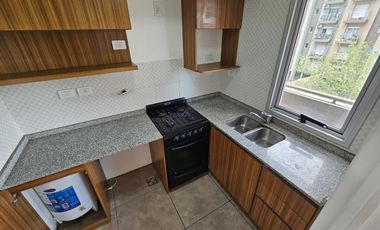 DEPARTAMENTO EN ALQUILER EN MORON SUR - CON COCHERA