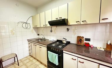 VENTA CASA 2 AMBIENTES PATIO TERRAZA FONDO VALENTIN ALSINA