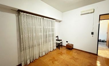 VENTA CASA 2 AMBIENTES PATIO TERRAZA FONDO VALENTIN ALSINA