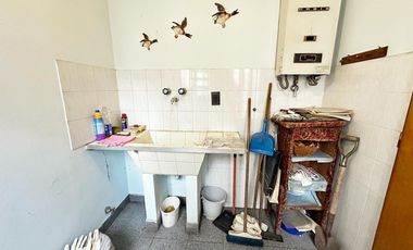 VENTA CASA 2 AMBIENTES PATIO TERRAZA FONDO VALENTIN ALSINA