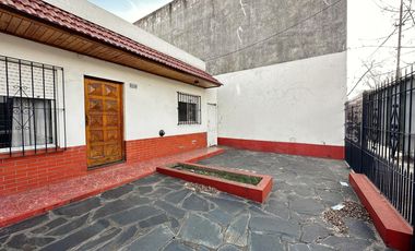 VENTA CASA 2 AMBIENTES PATIO TERRAZA FONDO VALENTIN ALSINA