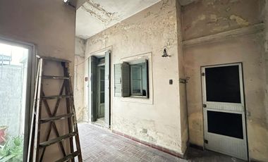 VENTA CASA 2 AMBIENTES PATIO TERRAZA FONDO VALENTIN ALSINA