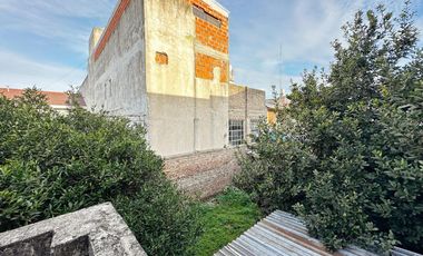 VENTA CASA 2 AMBIENTES PATIO TERRAZA FONDO VALENTIN ALSINA