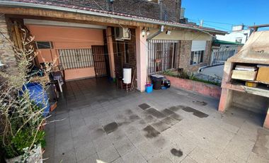 Departamento 4 y 2 ambienentes en venta en Ramos Mejia Norte