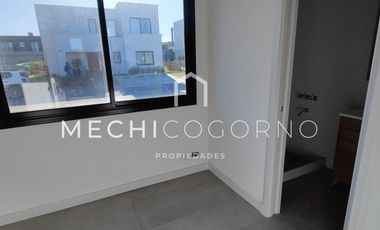 Casa 3 dormitorios venta en Canal, Villa Nueva