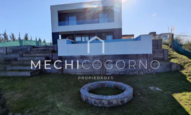 Casa 3 dormitorios venta en Canal, Villa Nueva