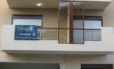 Dpto 2 ambientes con cochera a pòcas cuadras de estacion Remedios de Escalada