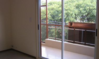 Dpto 2 ambientes con cochera a pòcas cuadras de estacion Remedios de Escalada