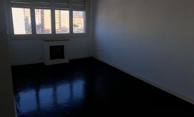 Chacabuco 24. Departamento 4 ambientes 2 baños. Avellaneda