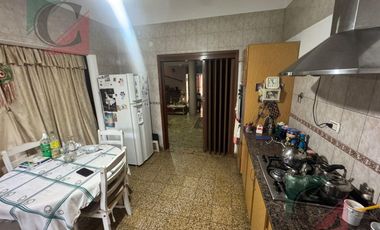 Casa 5 ambientes sobre lote propio