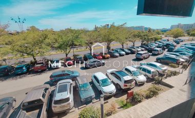 Oficina en alquiler con cartel en Vientos del Delta, Nordelta